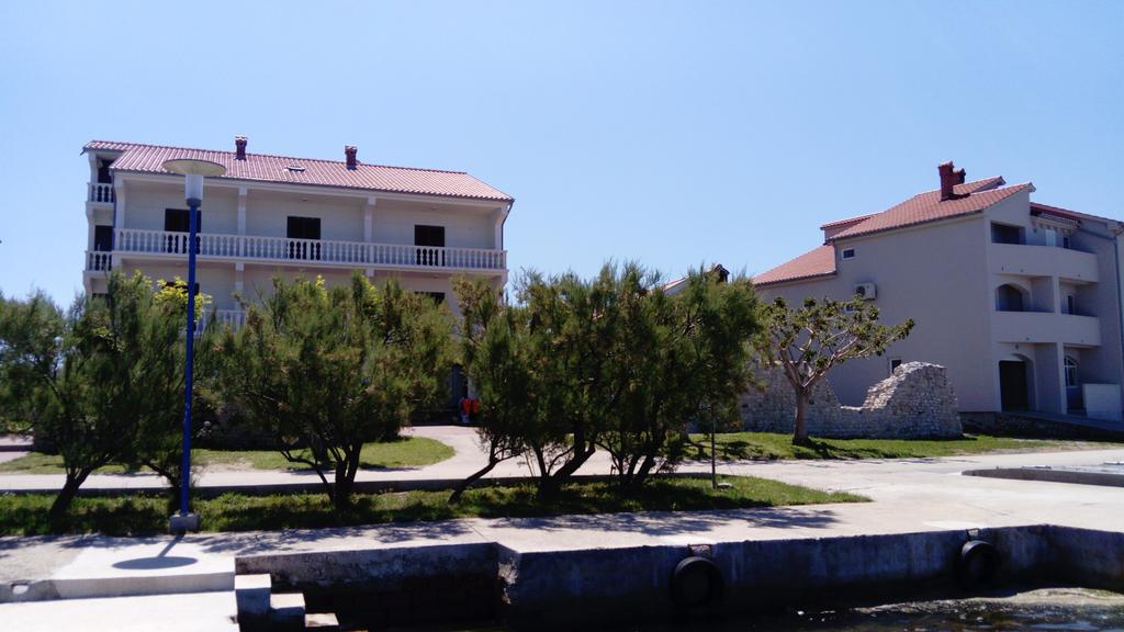 Apartments Branko Nin Exterior foto